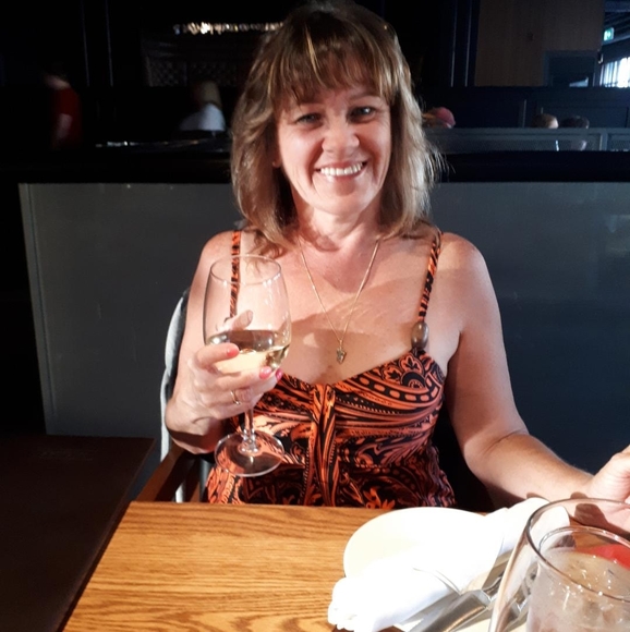 Meet your Posher, Cindy - Picture 1 of 1